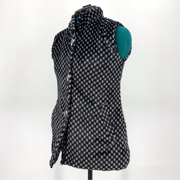 Swiss Girl Black and White Checked Faux Fur Vest with Pockets, EU 34/US 2 - Picture 3 of 16